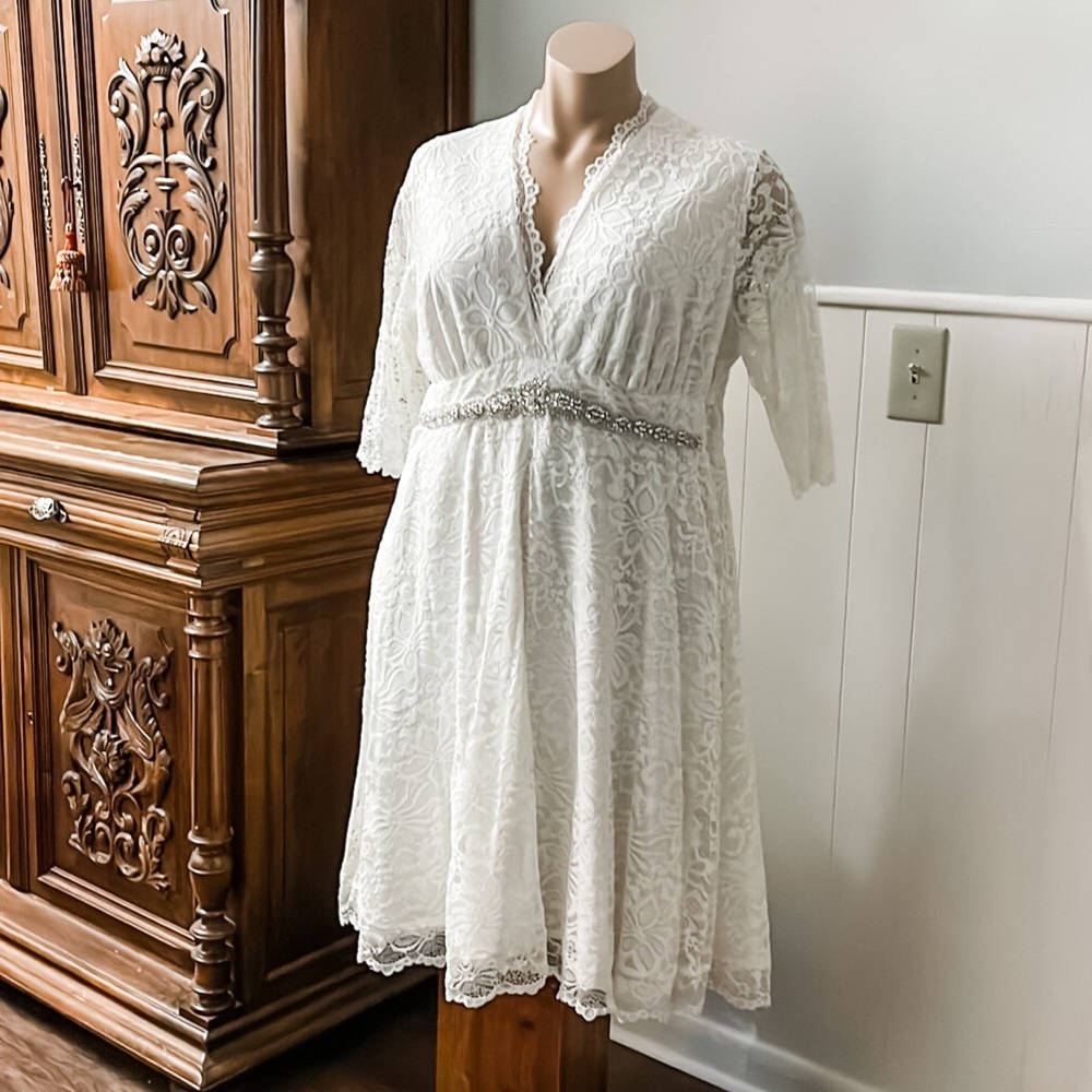 3XL Kiyonna (David’s Bridal) Wedding Dress with added bling belt